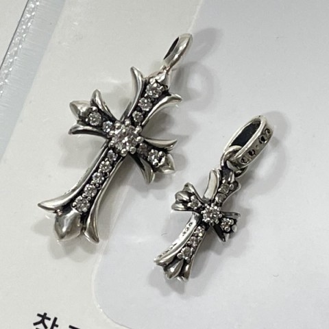 Chrome Hearts 크롬하츠 S 페이퍼 크로스 팬던트 + M 크로스 팬던트 (랩그로운다이아몬드셋팅)